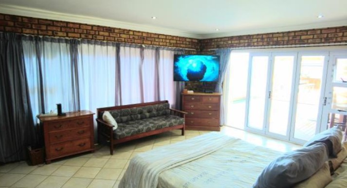 To Let 4 Bedroom Property for Rent in Winterstrand Eastern Cape